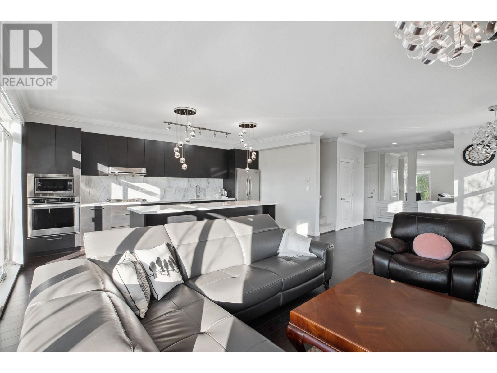16 3400 Devonshire Avenue, Coquitlam, British Columbia  V3E 0L1 - Photo 11 - R2968634