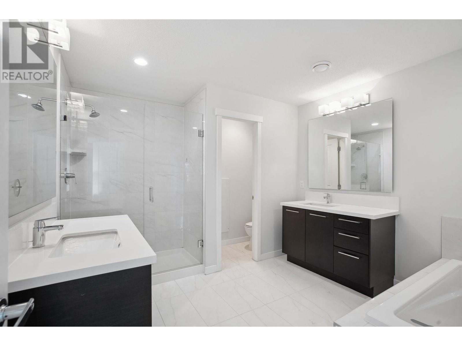 16 3400 Devonshire Avenue, Coquitlam, British Columbia  V3E 0L1 - Photo 19 - R2968634