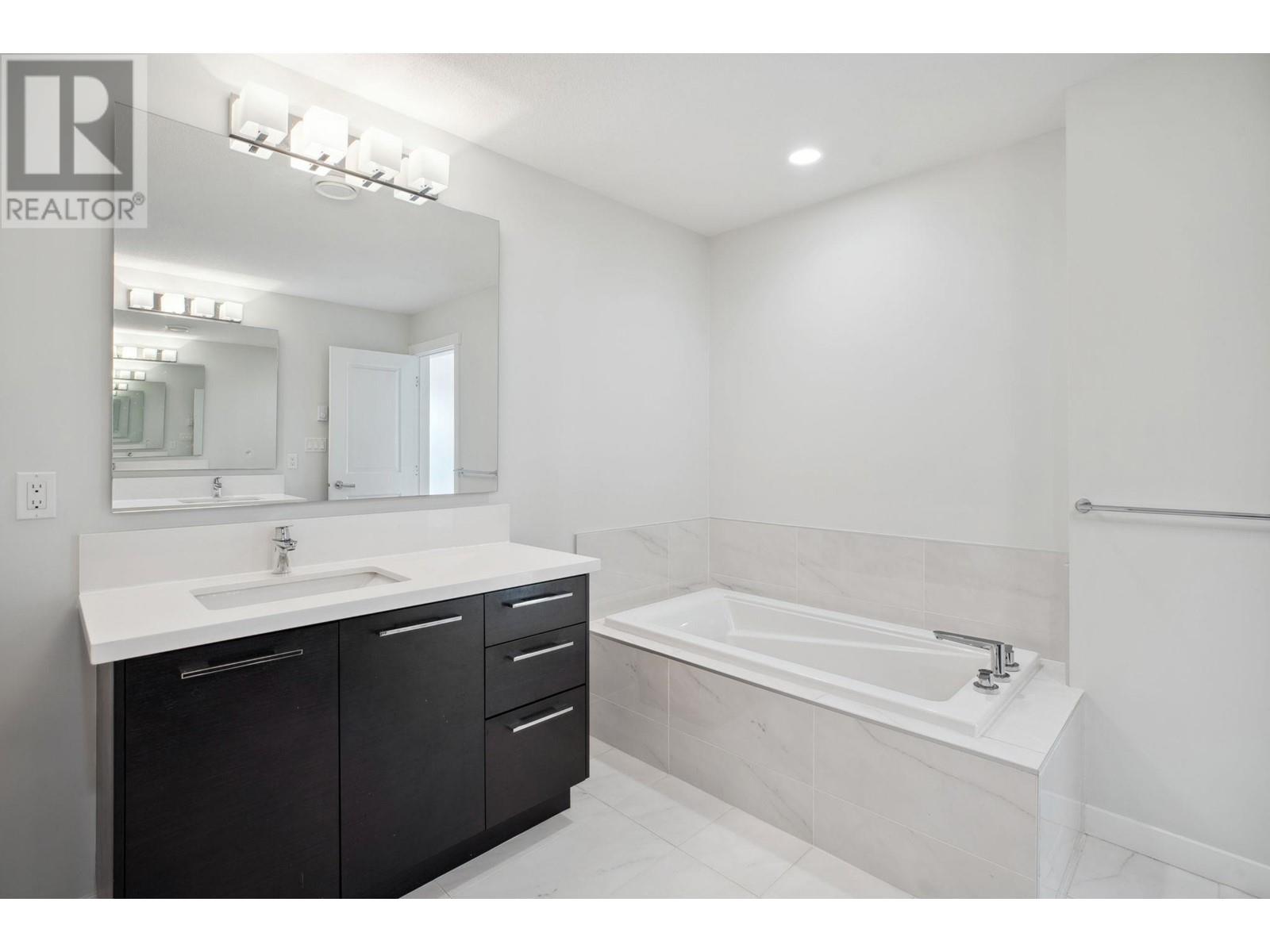 16 3400 Devonshire Avenue, Coquitlam, British Columbia  V3E 0L1 - Photo 20 - R2968634