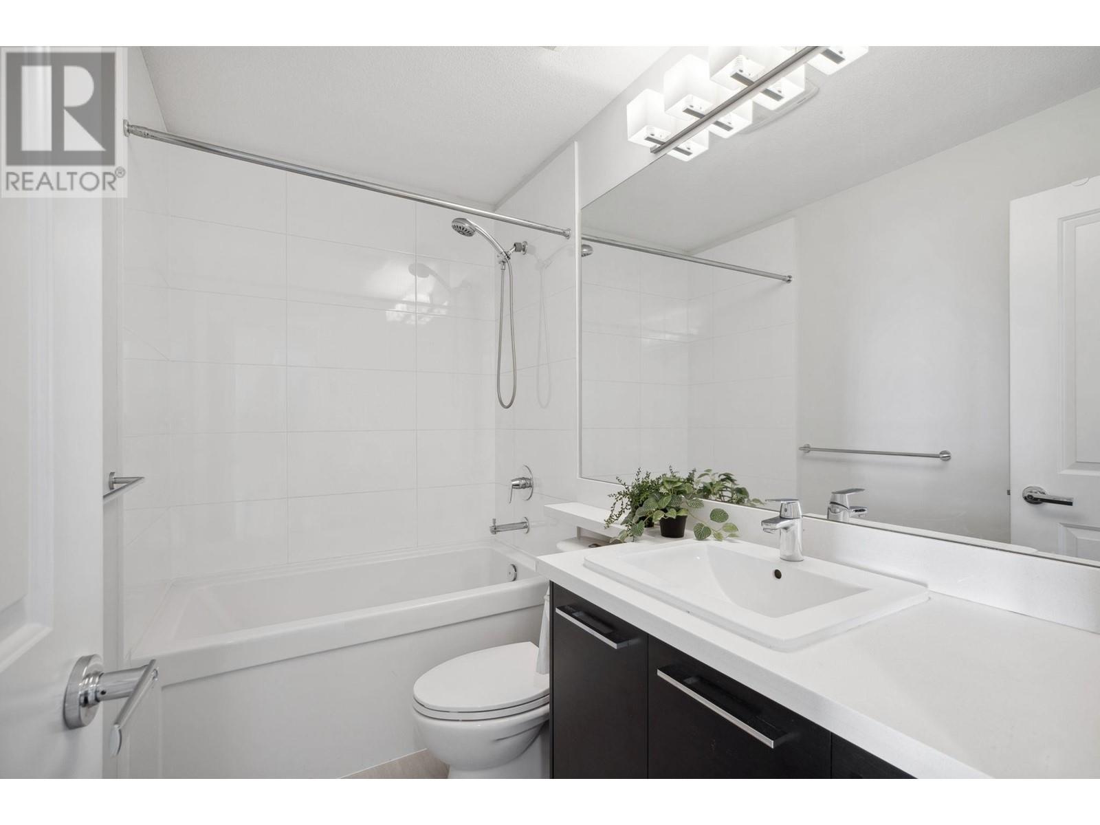 16 3400 Devonshire Avenue, Coquitlam, British Columbia  V3E 0L1 - Photo 23 - R2968634