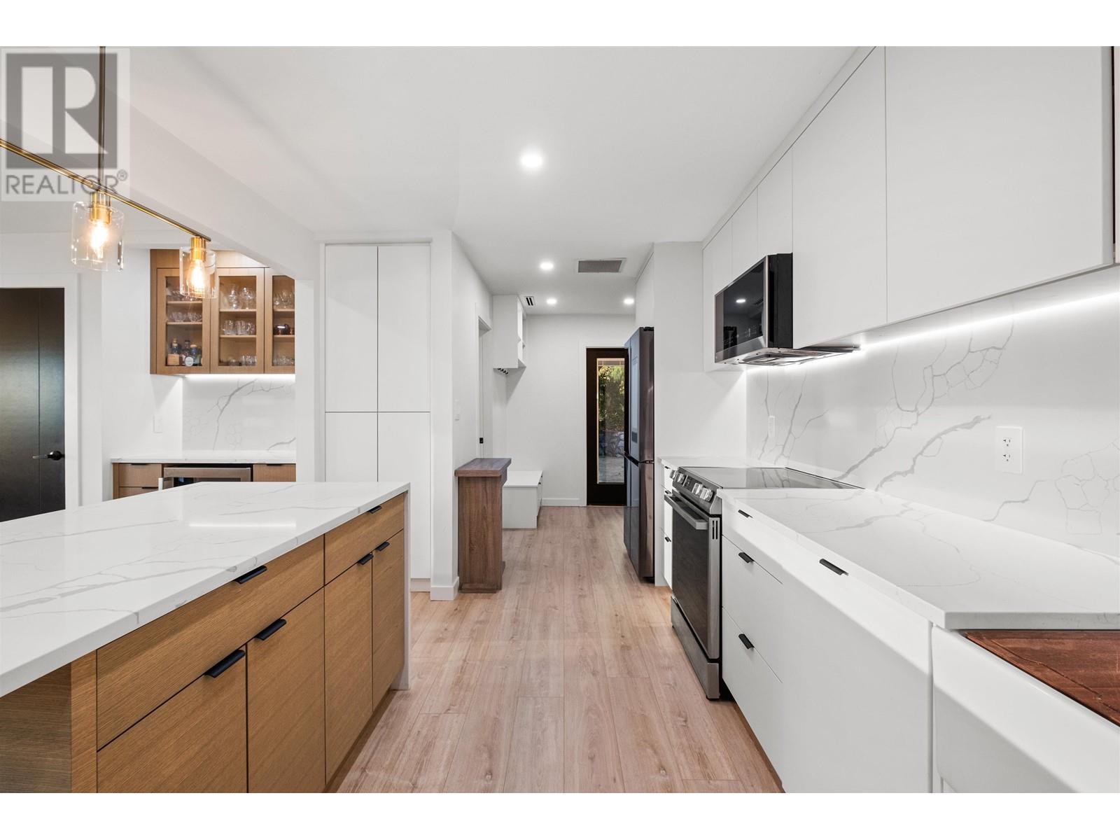 3812 Dalkeith Drive, North Vancouver, British Columbia  V7N 3N6 - Photo 4 - R2968379
