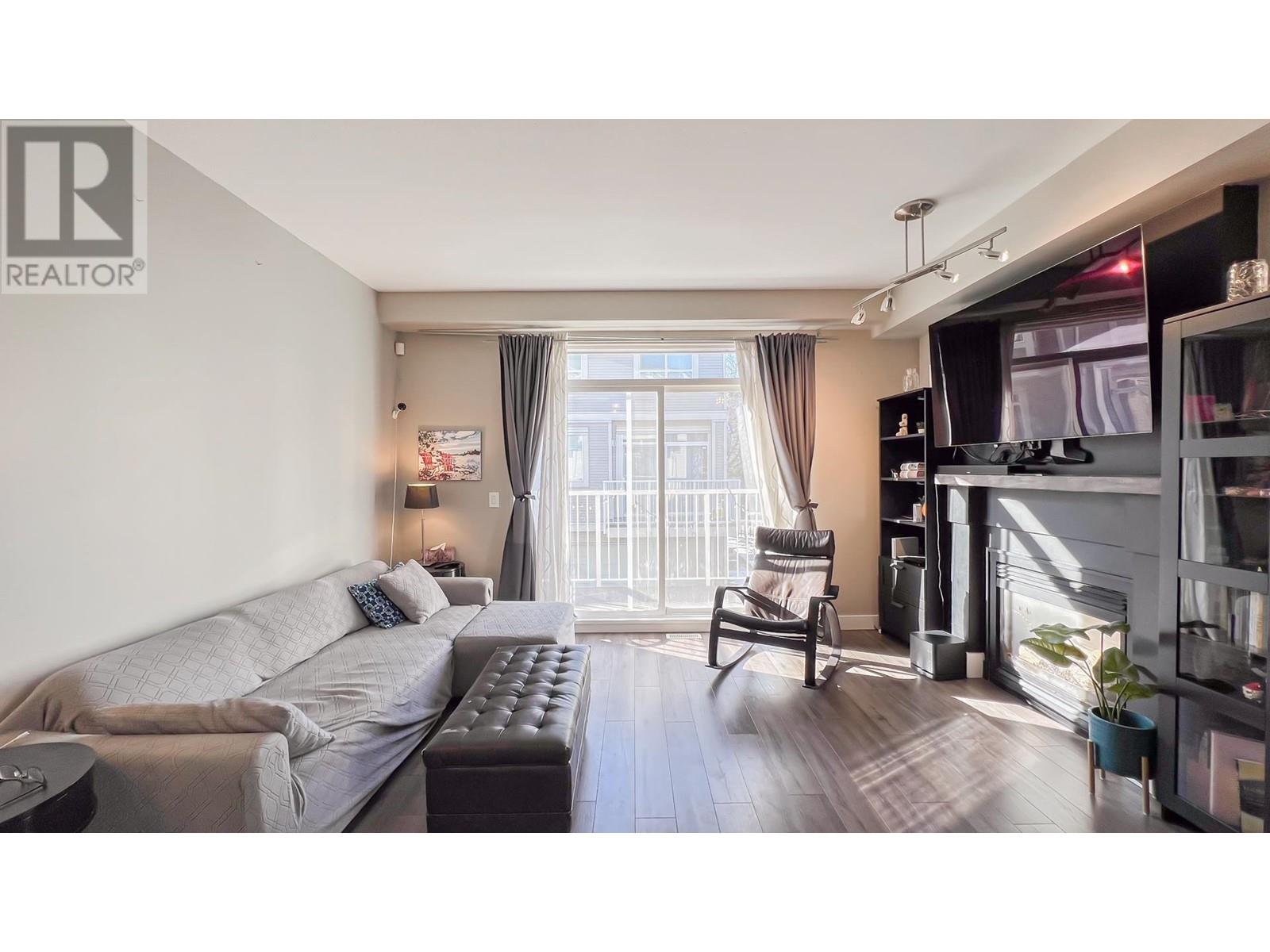 Listing Picture 6 of 27 : 20 9079 JONES ROAD, Richmond / 烈治文 - 魯藝地產 Yvonne Lu Group - MLS Medallion Club Member