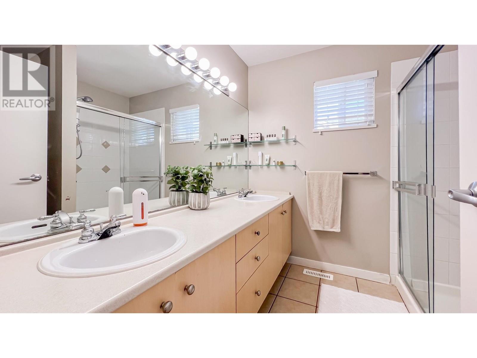 Listing Picture 17 of 27 : 20 9079 JONES ROAD, Richmond / 烈治文 - 魯藝地產 Yvonne Lu Group - MLS Medallion Club Member
