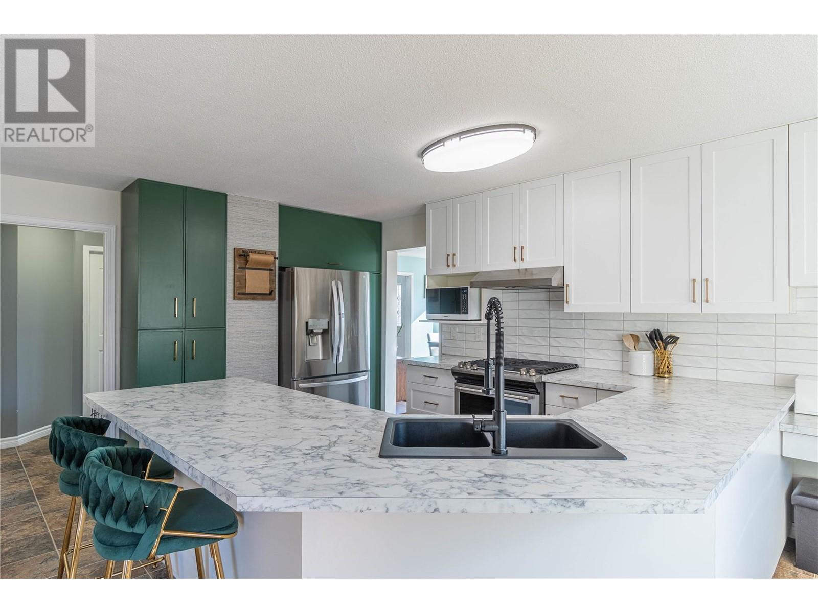 Property at 865 Alview Crescent image 1