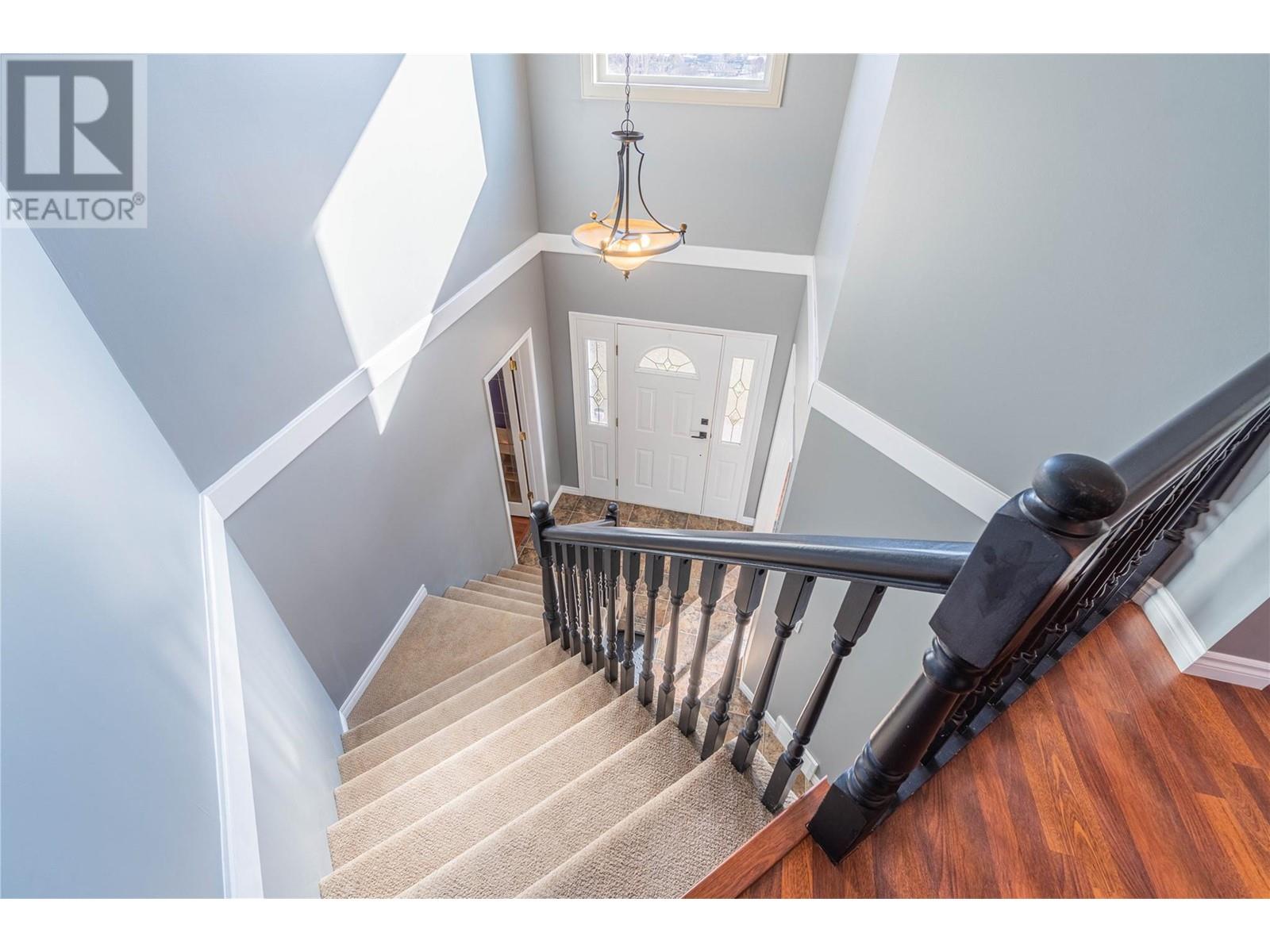 Property at 865 Alview Crescent image 3