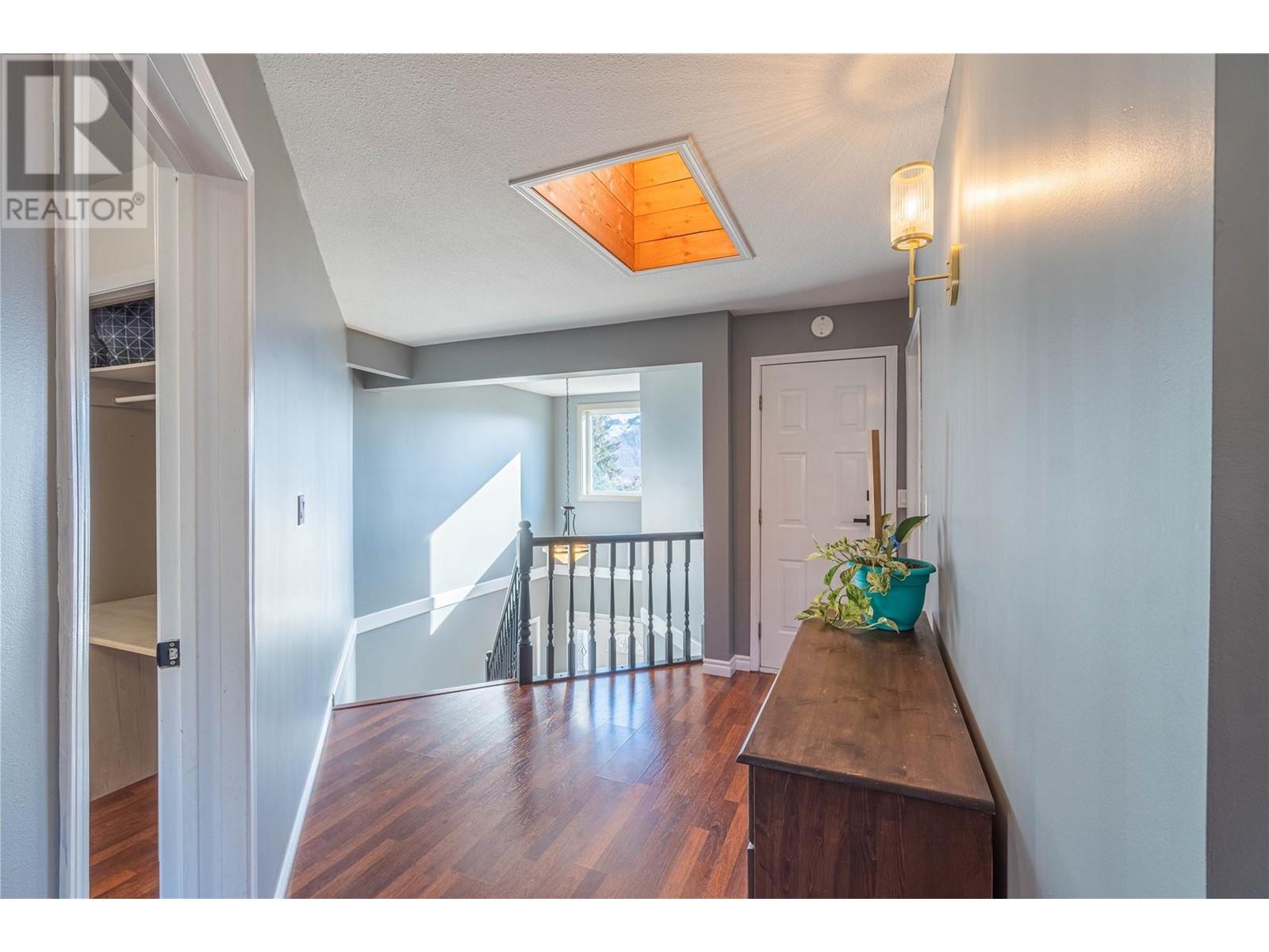 Property at 865 Alview Crescent image 4