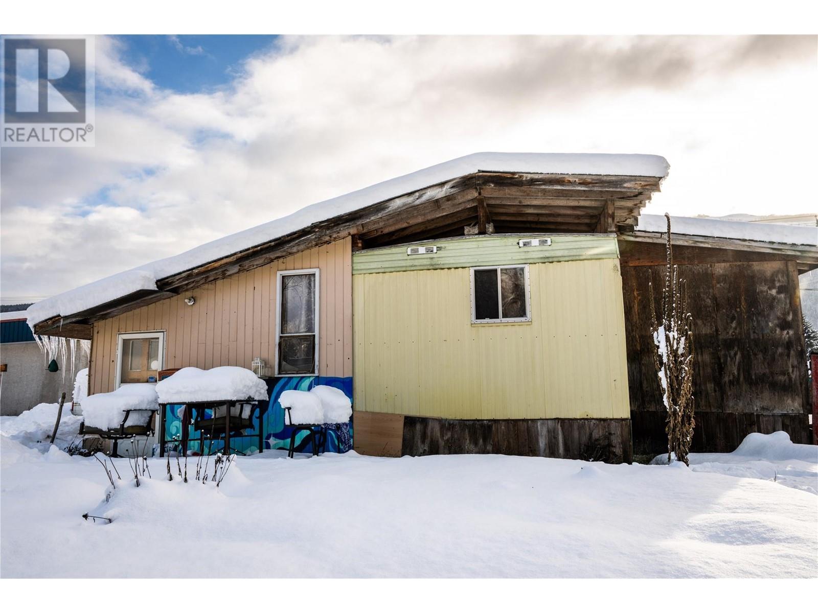 3643 Malakwa Road, Malakwa, British Columbia  V0E 2J0 - Photo 8 - 10335988