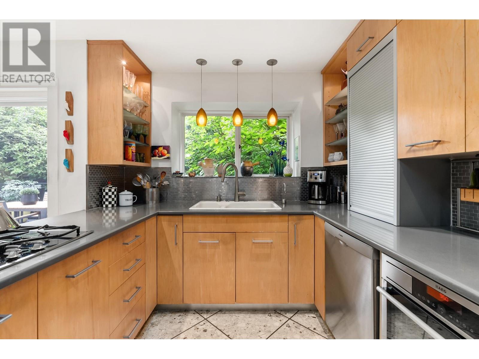 Listing Picture 13 of 33 : 4220 NAUTILUS CLOSE, Vancouver / 溫哥華 - 魯藝地產 Yvonne Lu Group - MLS Medallion Club Member