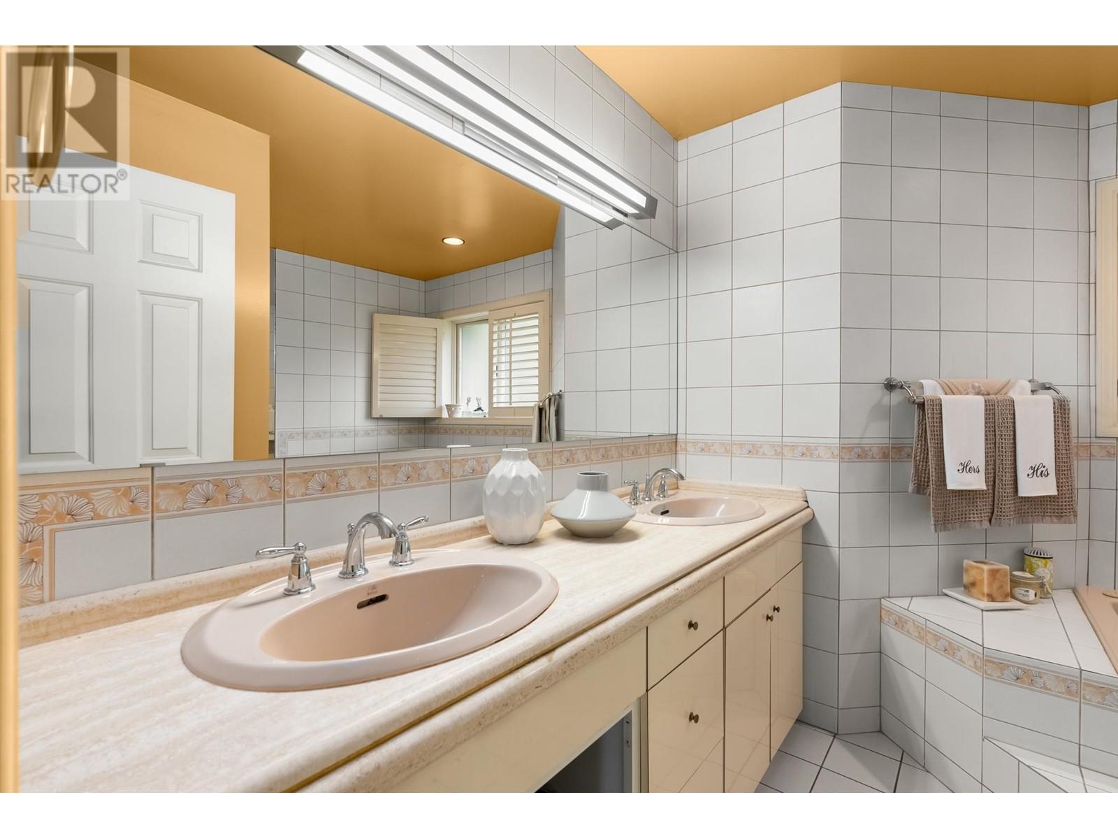 Listing Picture 22 of 33 : 4220 NAUTILUS CLOSE, Vancouver / 溫哥華 - 魯藝地產 Yvonne Lu Group - MLS Medallion Club Member