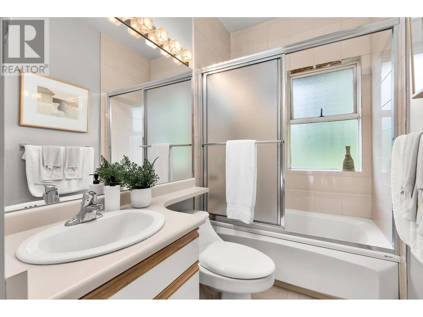 Listing Picture 26 of 33 : 4220 NAUTILUS CLOSE, Vancouver / 溫哥華 - 魯藝地產 Yvonne Lu Group - MLS Medallion Club Member