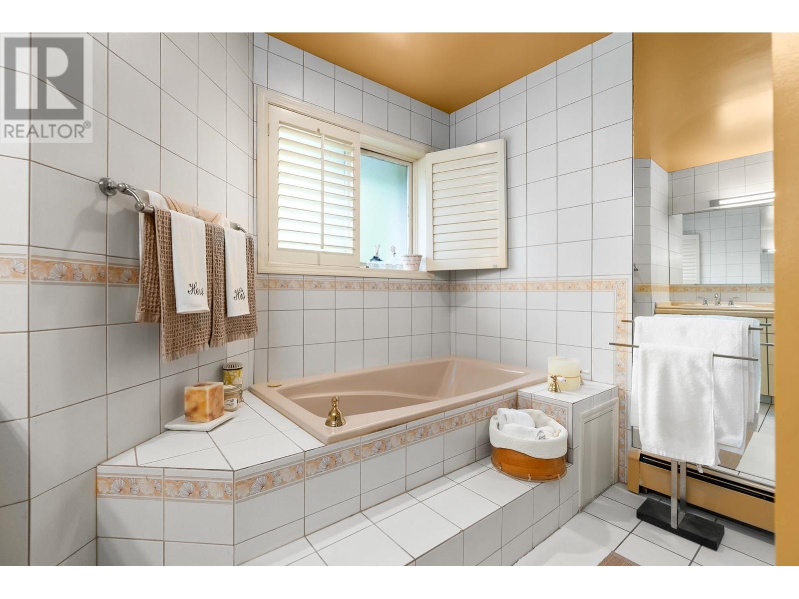 Listing Picture 21 of 33 : 4220 NAUTILUS CLOSE, Vancouver / 溫哥華 - 魯藝地產 Yvonne Lu Group - MLS Medallion Club Member