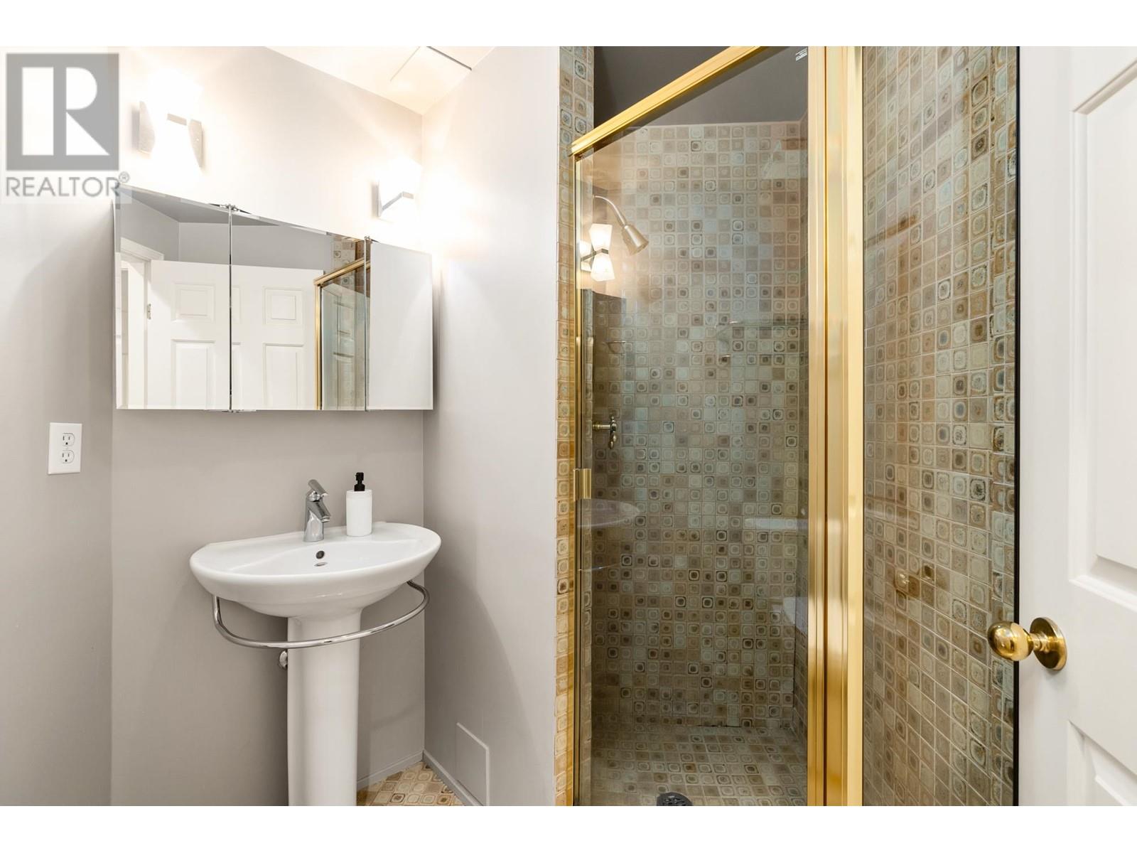 Listing Picture 28 of 33 : 4220 NAUTILUS CLOSE, Vancouver / 溫哥華 - 魯藝地產 Yvonne Lu Group - MLS Medallion Club Member