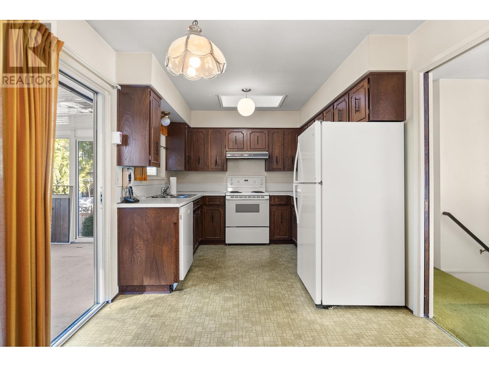 Listing Picture 22 of 40 : 5951 KITTIWAKE DRIVE, Richmond / 烈治文 - 魯藝地產 Yvonne Lu Group - MLS Medallion Club Member