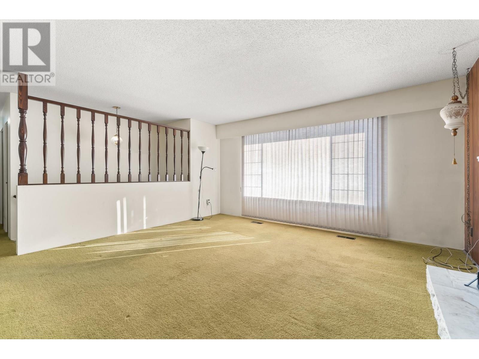 Listing Picture 20 of 40 : 5951 KITTIWAKE DRIVE, Richmond / 烈治文 - 魯藝地產 Yvonne Lu Group - MLS Medallion Club Member