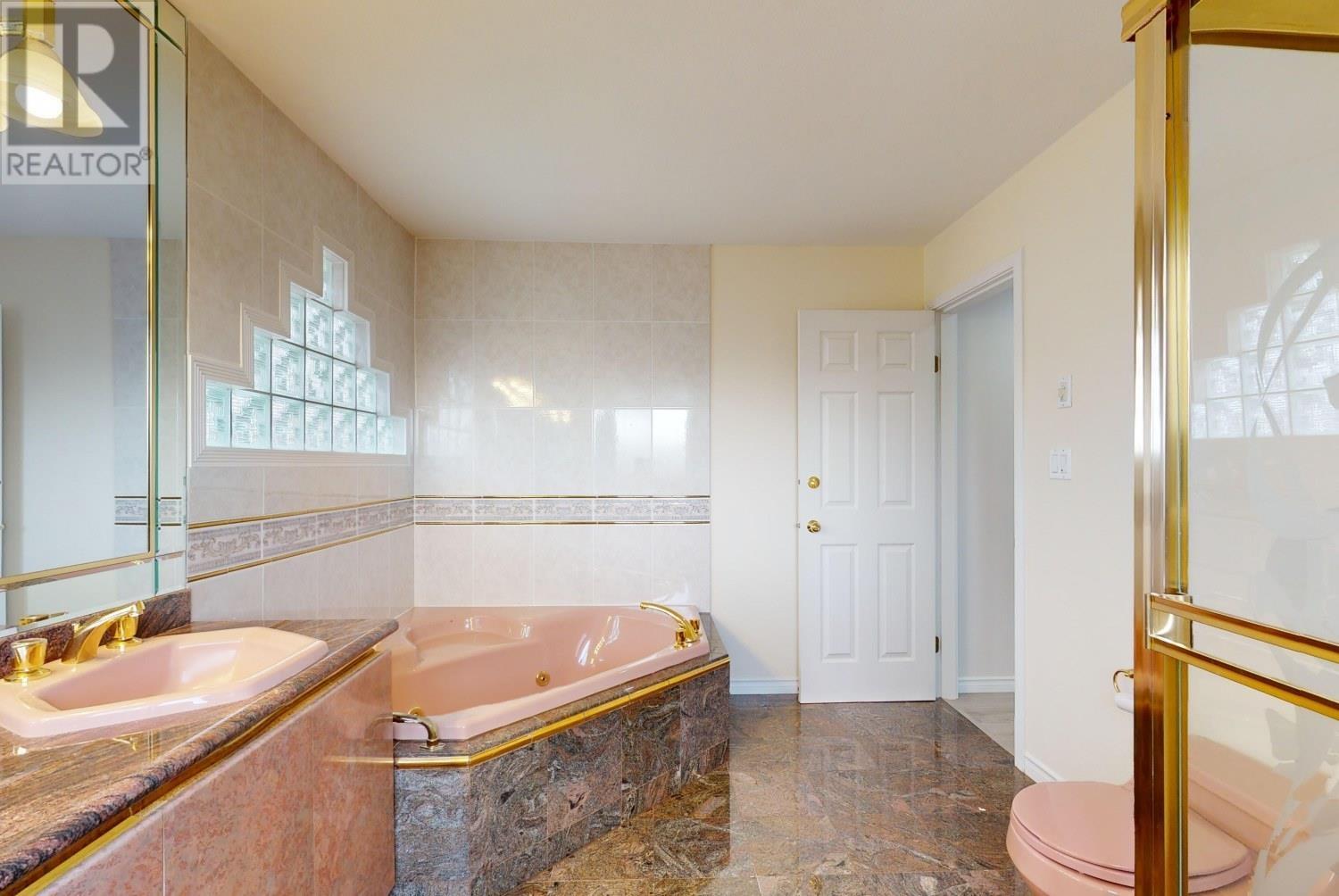 Listing Picture 23 of 38 : 2556 W 20TH AVENUE, Vancouver / 溫哥華 - 魯藝地產 Yvonne Lu Group - MLS Medallion Club Member