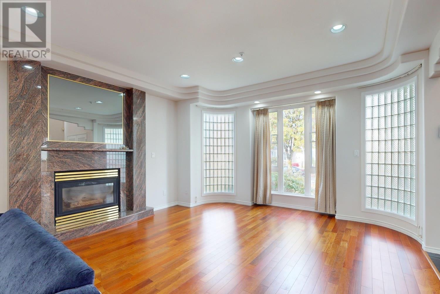 Listing Picture 7 of 38 : 2556 W 20TH AVENUE, Vancouver / 溫哥華 - 魯藝地產 Yvonne Lu Group - MLS Medallion Club Member