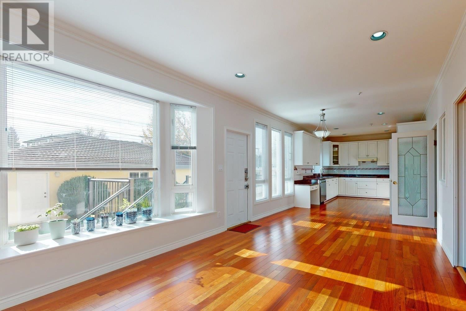 Listing Picture 15 of 38 : 2556 W 20TH AVENUE, Vancouver / 溫哥華 - 魯藝地產 Yvonne Lu Group - MLS Medallion Club Member