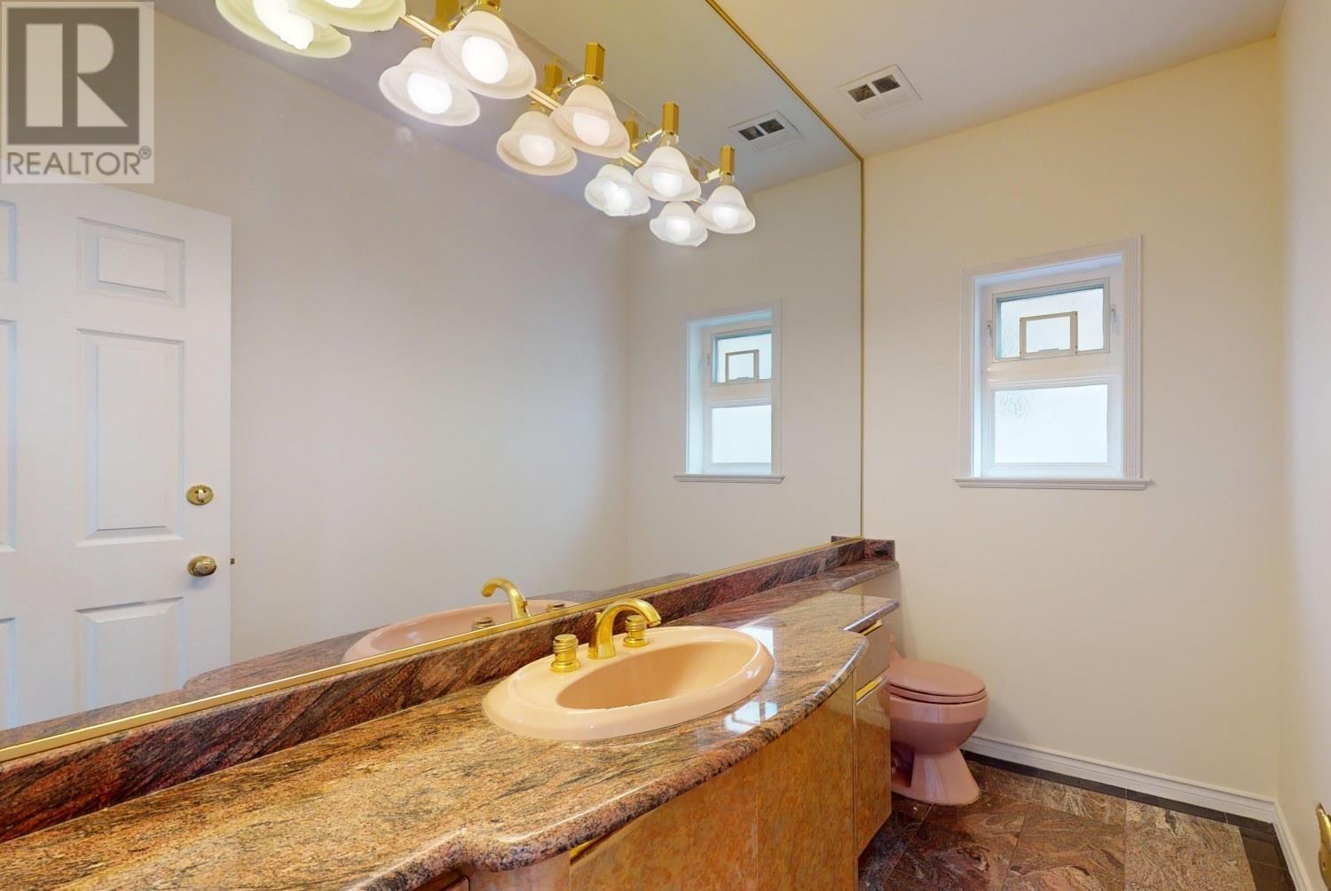 Listing Picture 18 of 38 : 2556 W 20TH AVENUE, Vancouver / 溫哥華 - 魯藝地產 Yvonne Lu Group - MLS Medallion Club Member