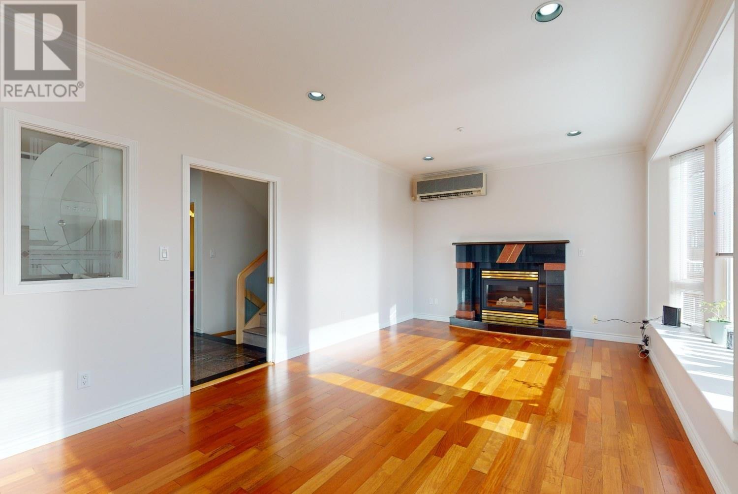 Listing Picture 16 of 38 : 2556 W 20TH AVENUE, Vancouver / 溫哥華 - 魯藝地產 Yvonne Lu Group - MLS Medallion Club Member