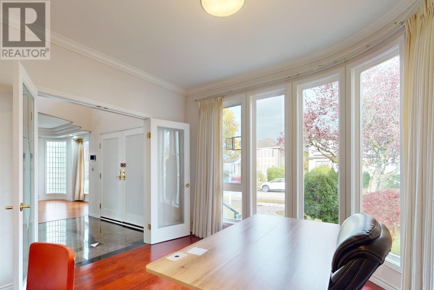 Listing Picture 17 of 38 : 2556 W 20TH AVENUE, Vancouver / 溫哥華 - 魯藝地產 Yvonne Lu Group - MLS Medallion Club Member