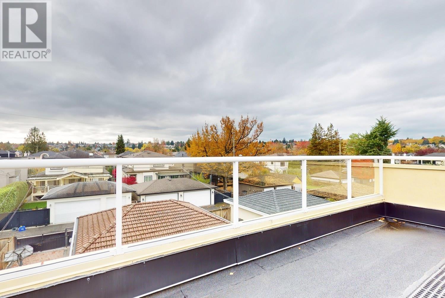 Listing Picture 34 of 38 : 2556 W 20TH AVENUE, Vancouver / 溫哥華 - 魯藝地產 Yvonne Lu Group - MLS Medallion Club Member