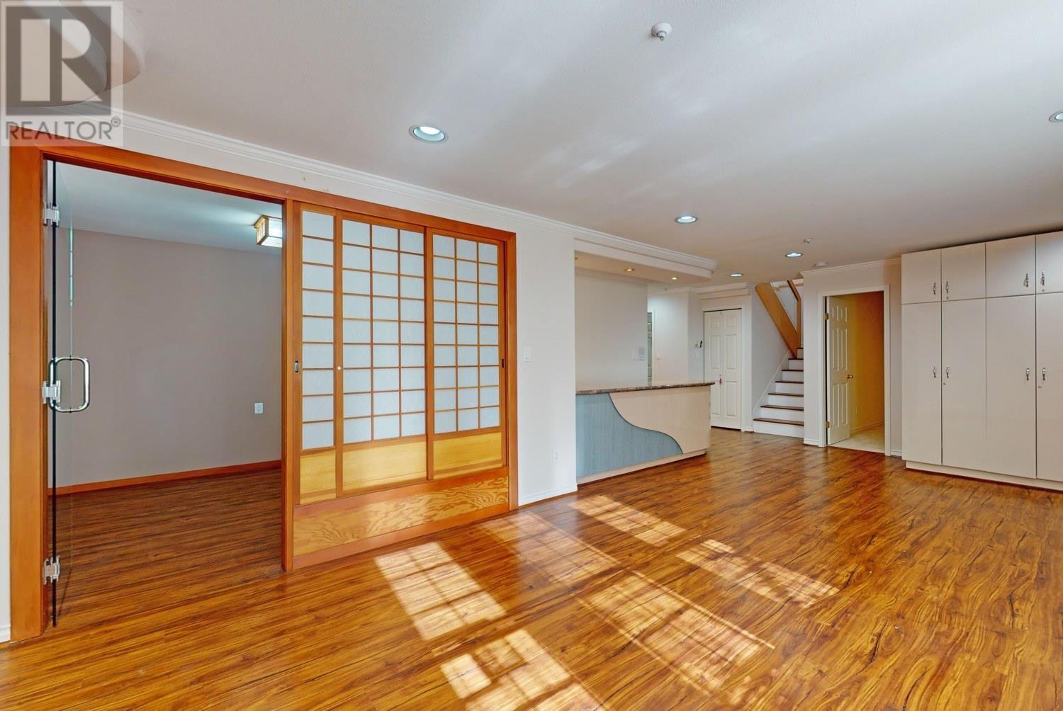 Listing Picture 30 of 38 : 2556 W 20TH AVENUE, Vancouver / 溫哥華 - 魯藝地產 Yvonne Lu Group - MLS Medallion Club Member