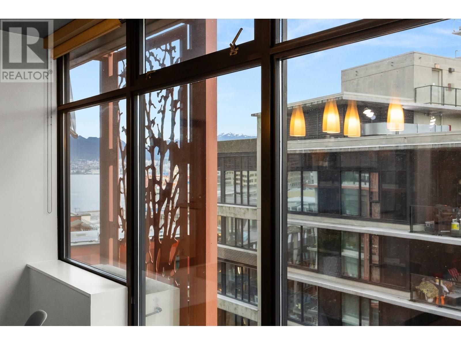 Listing Picture 31 of 38 : 1406 128 W CORDOVA STREET, Vancouver / 溫哥華 - 魯藝地產 Yvonne Lu Group - MLS Medallion Club Member