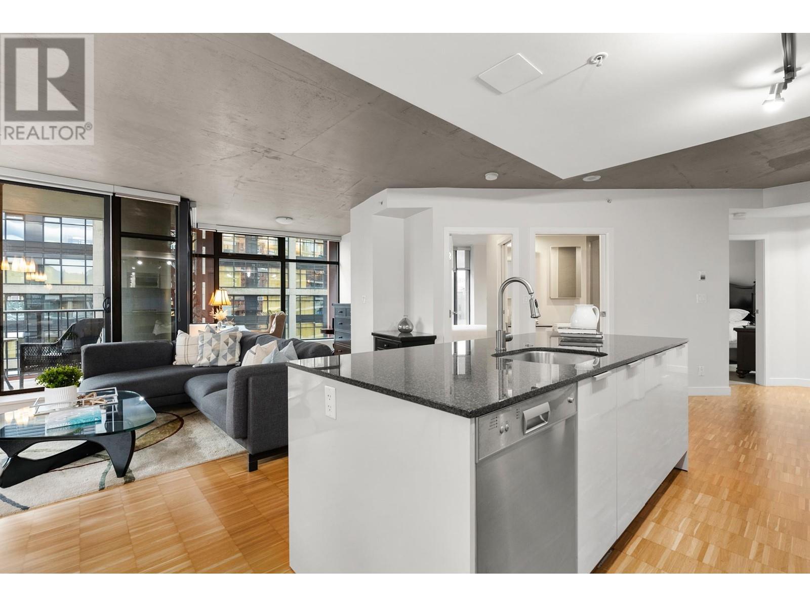 Listing Picture 10 of 38 : 1406 128 W CORDOVA STREET, Vancouver / 溫哥華 - 魯藝地產 Yvonne Lu Group - MLS Medallion Club Member