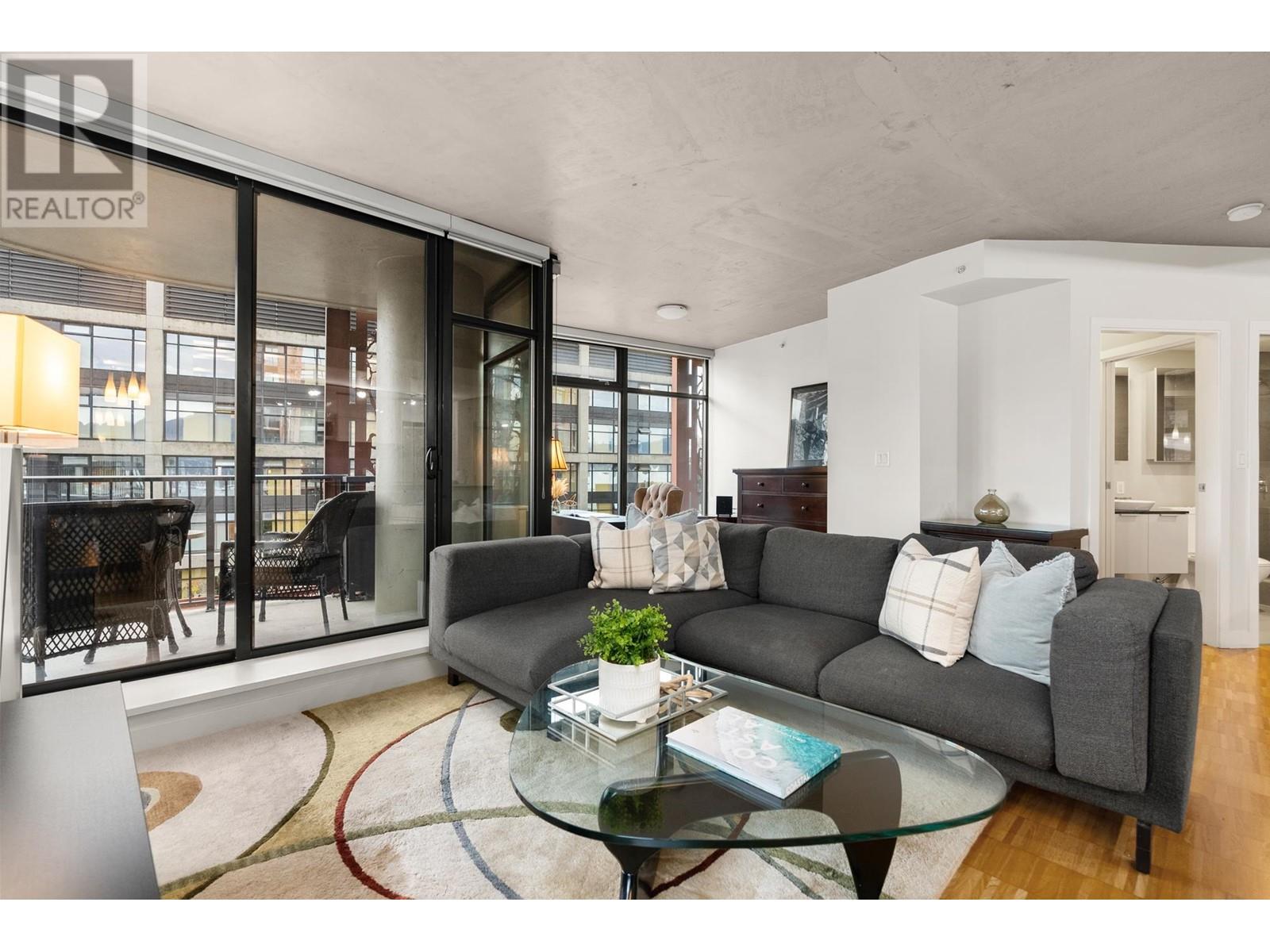 Listing Picture 4 of 38 : 1406 128 W CORDOVA STREET, Vancouver / 溫哥華 - 魯藝地產 Yvonne Lu Group - MLS Medallion Club Member