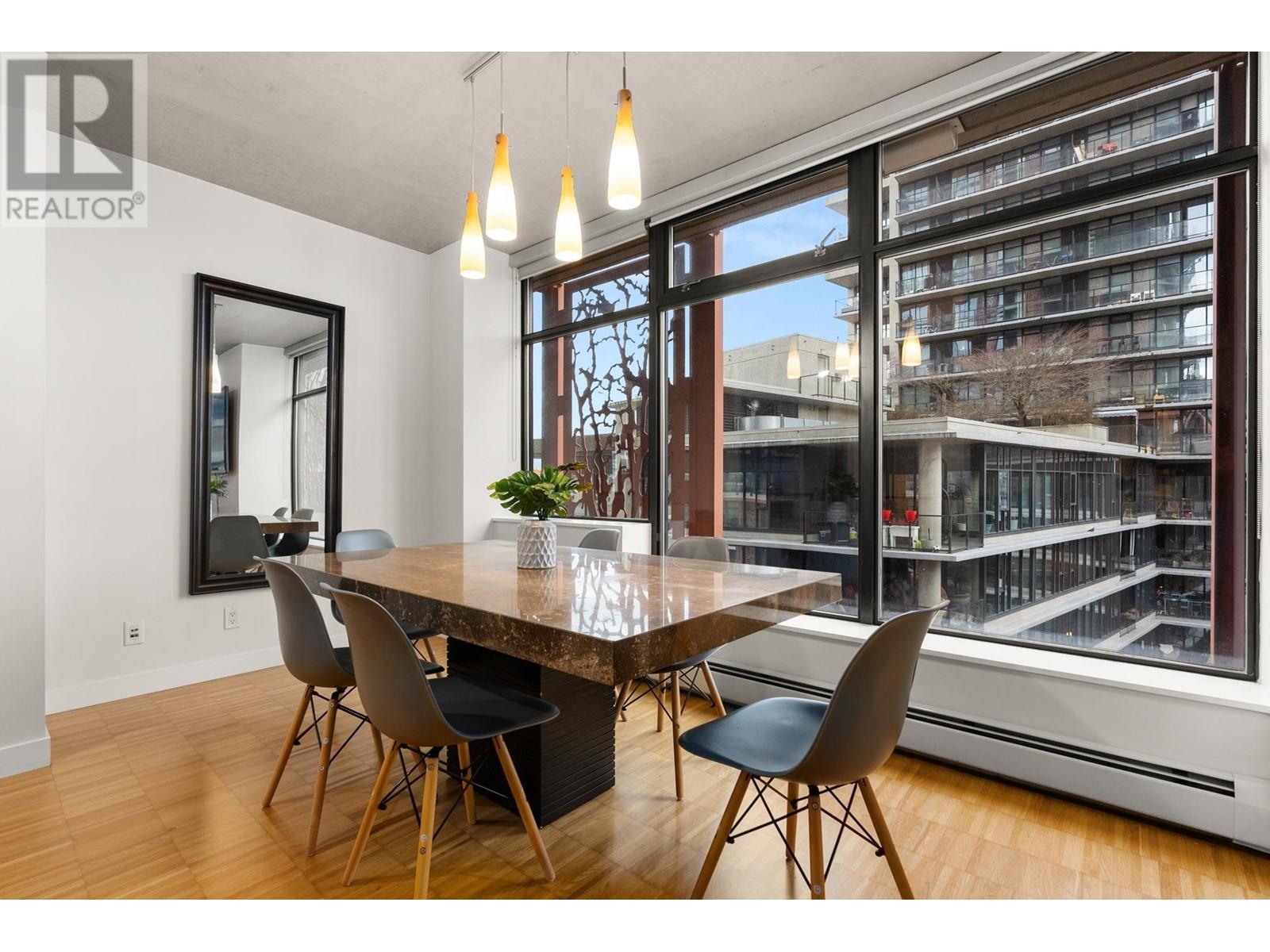 Listing Picture 13 of 38 : 1406 128 W CORDOVA STREET, Vancouver / 溫哥華 - 魯藝地產 Yvonne Lu Group - MLS Medallion Club Member