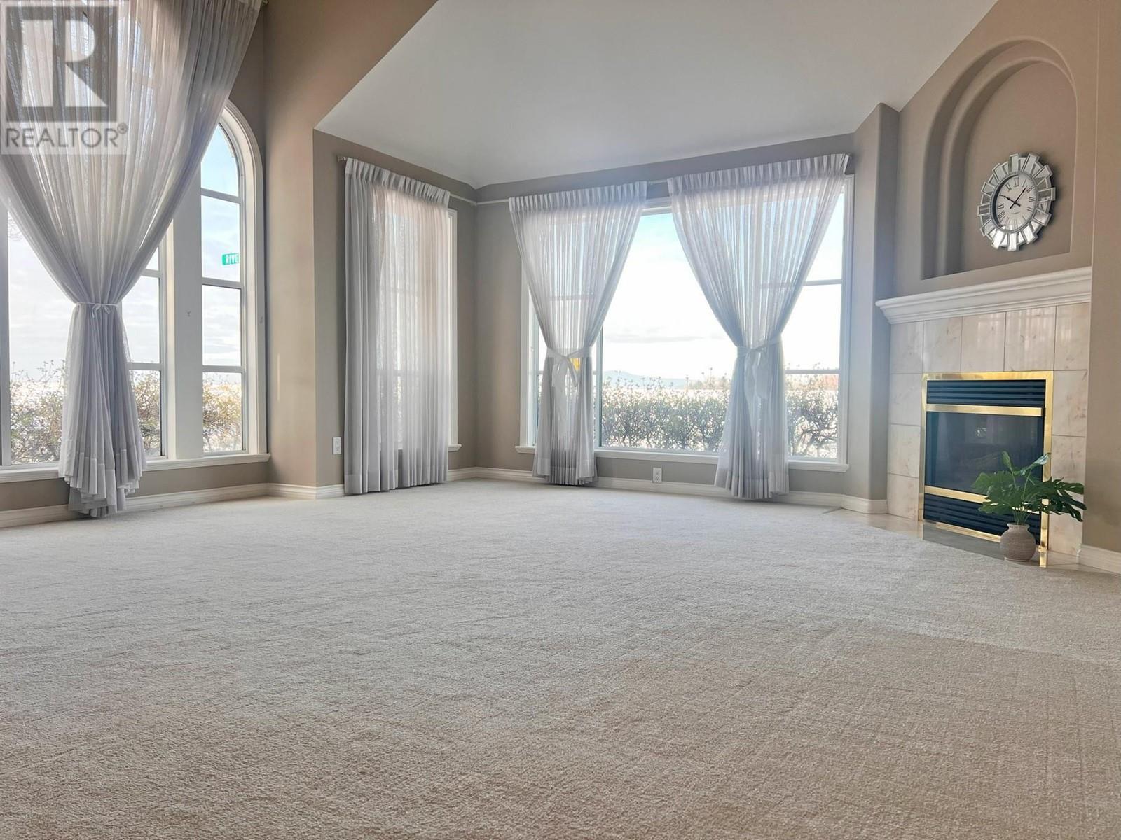 Listing Picture 3 of 23 : 3500 RIVER ROAD, Richmond / 烈治文 - 魯藝地產 Yvonne Lu Group - MLS Medallion Club Member