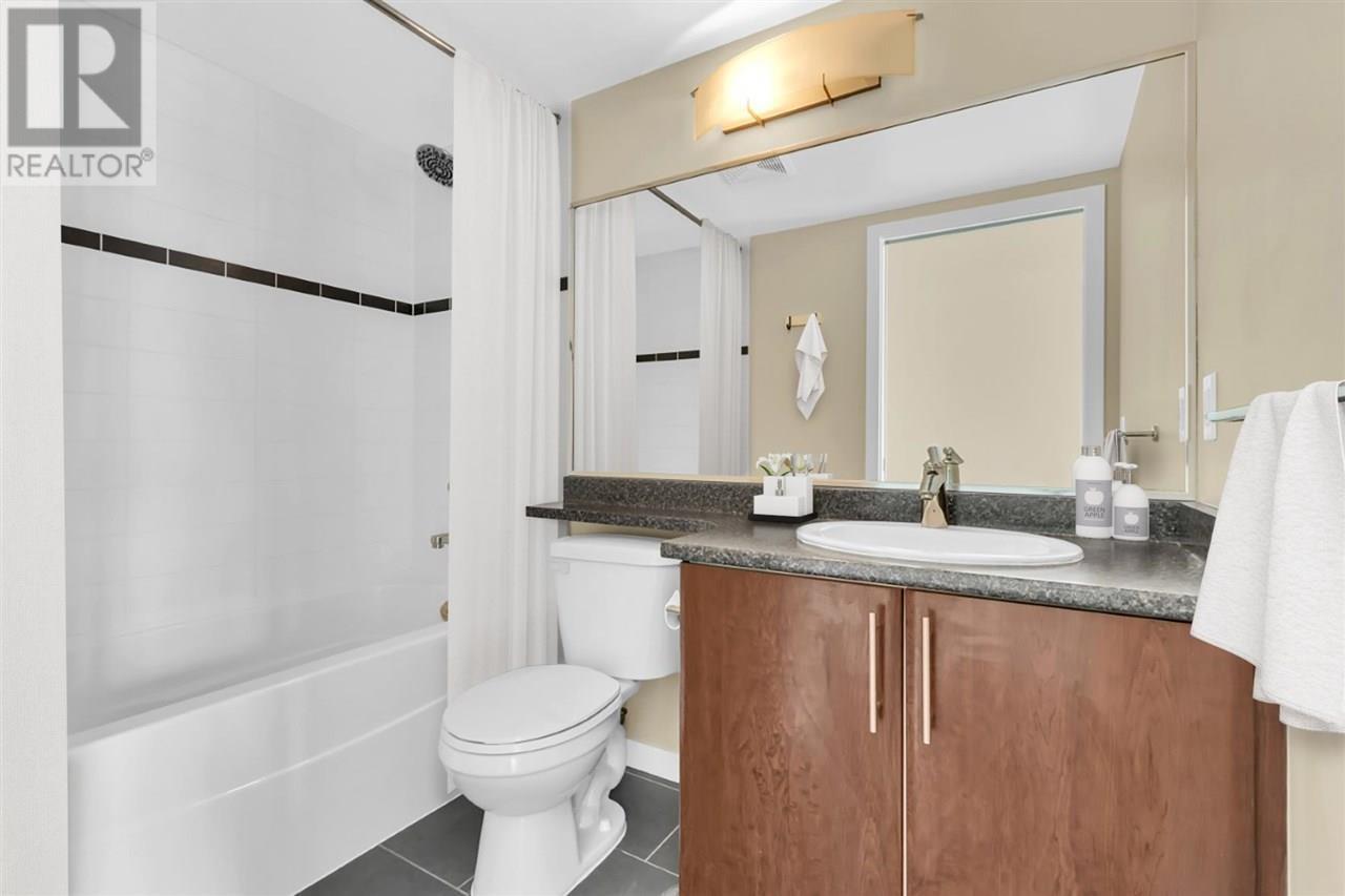 Listing Picture 15 of 22 : 3206 688 ABBOTT STREET, Vancouver / 溫哥華 - 魯藝地產 Yvonne Lu Group - MLS Medallion Club Member