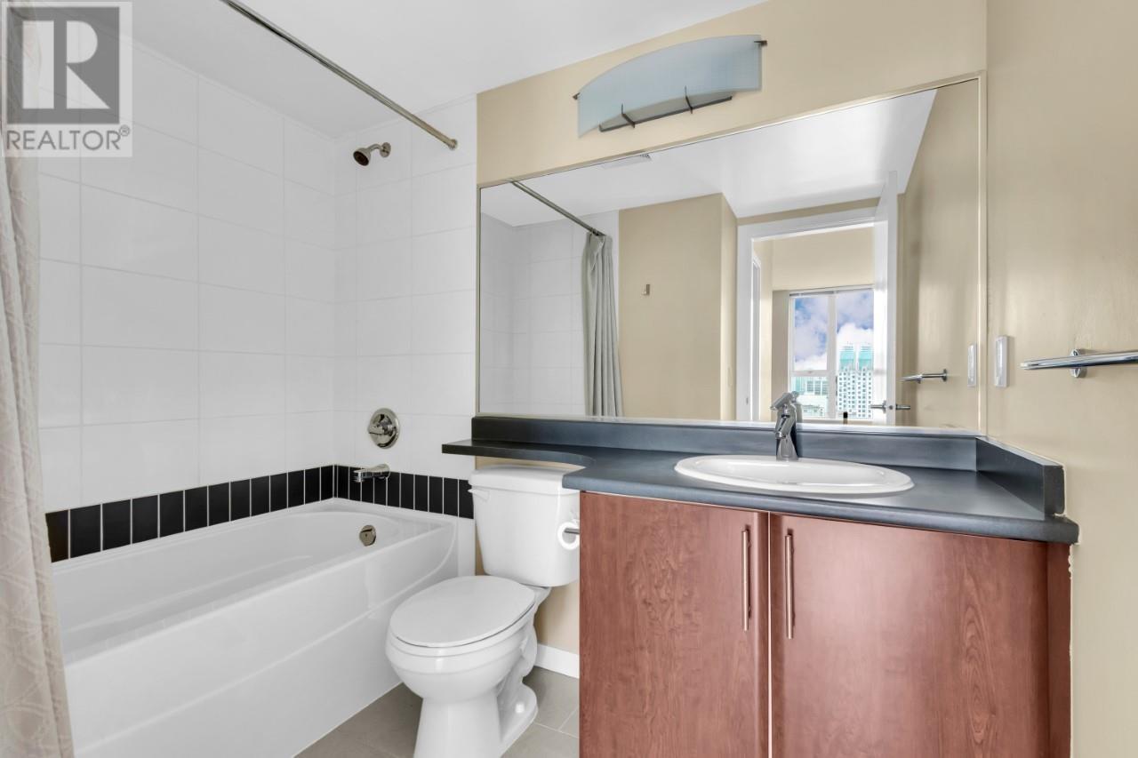 Listing Picture 16 of 22 : 3206 688 ABBOTT STREET, Vancouver / 溫哥華 - 魯藝地產 Yvonne Lu Group - MLS Medallion Club Member