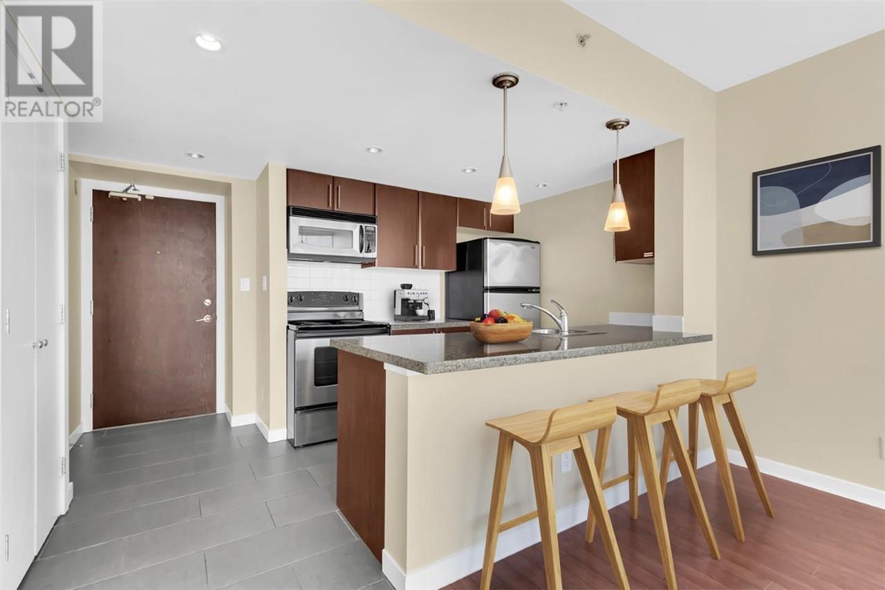 Listing Picture 9 of 22 : 3206 688 ABBOTT STREET, Vancouver / 溫哥華 - 魯藝地產 Yvonne Lu Group - MLS Medallion Club Member