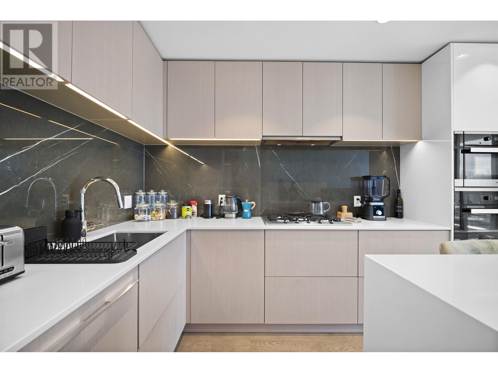 505 1675 Lions Gate Lane, North Vancouver, British Columbia  V7P 3B4 - Photo 3 - R2968661