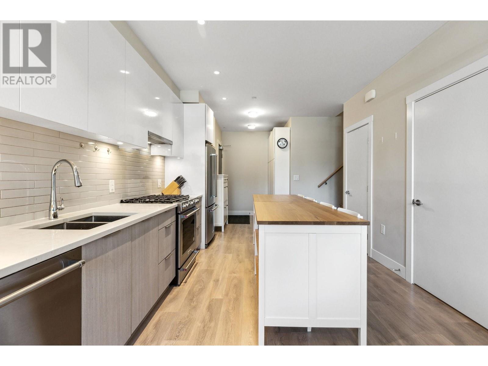101 3588 Sawmill Crescent, Vancouver, British Columbia  V5S 0H5 - Photo 6 - R2968672