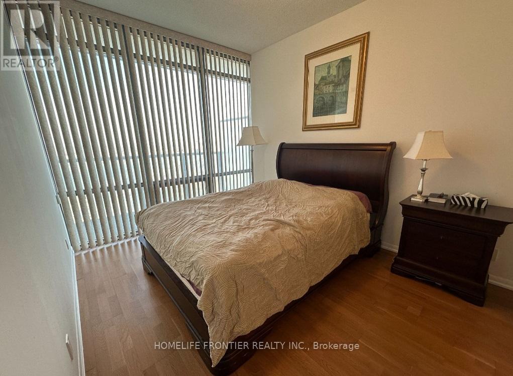 2410 - 832 Bay Street, Toronto, Ontario  M5S 1Z6 - Photo 7 - C11979596