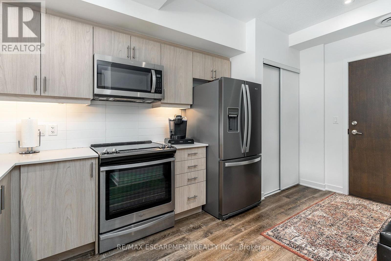 Property at 211 - 16 MARKLE CRESCENT image 5