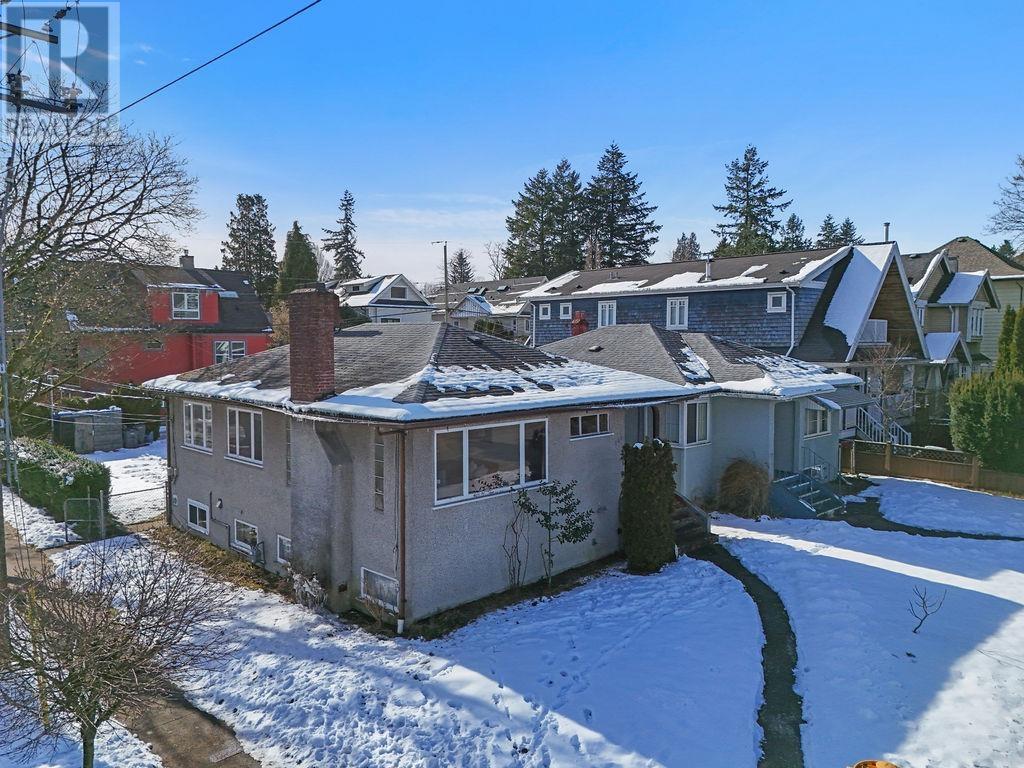 Listing Picture 18 of 19 : 996 E 12TH AVENUE, Vancouver / 溫哥華 - 魯藝地產 Yvonne Lu Group - MLS Medallion Club Member