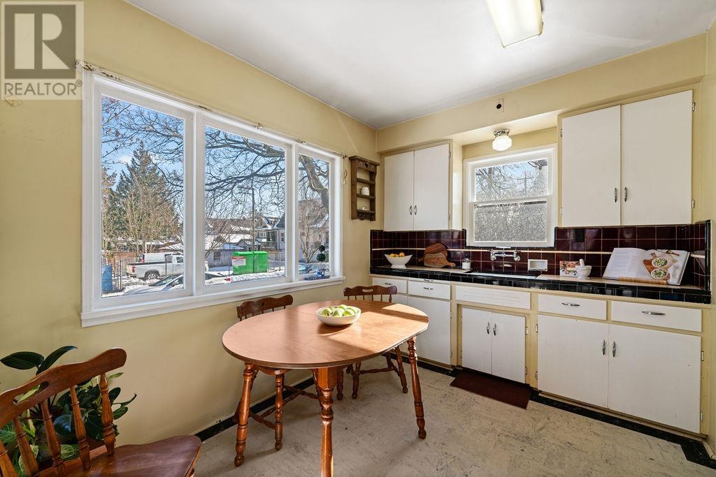 Listing Picture 9 of 19 : 996 E 12TH AVENUE, Vancouver / 溫哥華 - 魯藝地產 Yvonne Lu Group - MLS Medallion Club Member