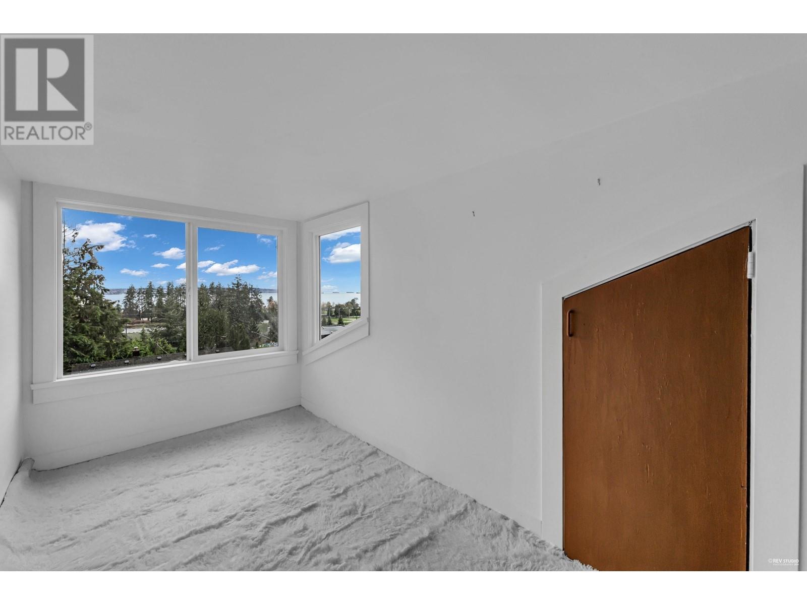 1010 Keith Road, West Vancouver, British Columbia  V7T 1M5 - Photo 11 - R2968690