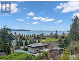 1010 KEITH ROAD, West Vancouver, British Columbia