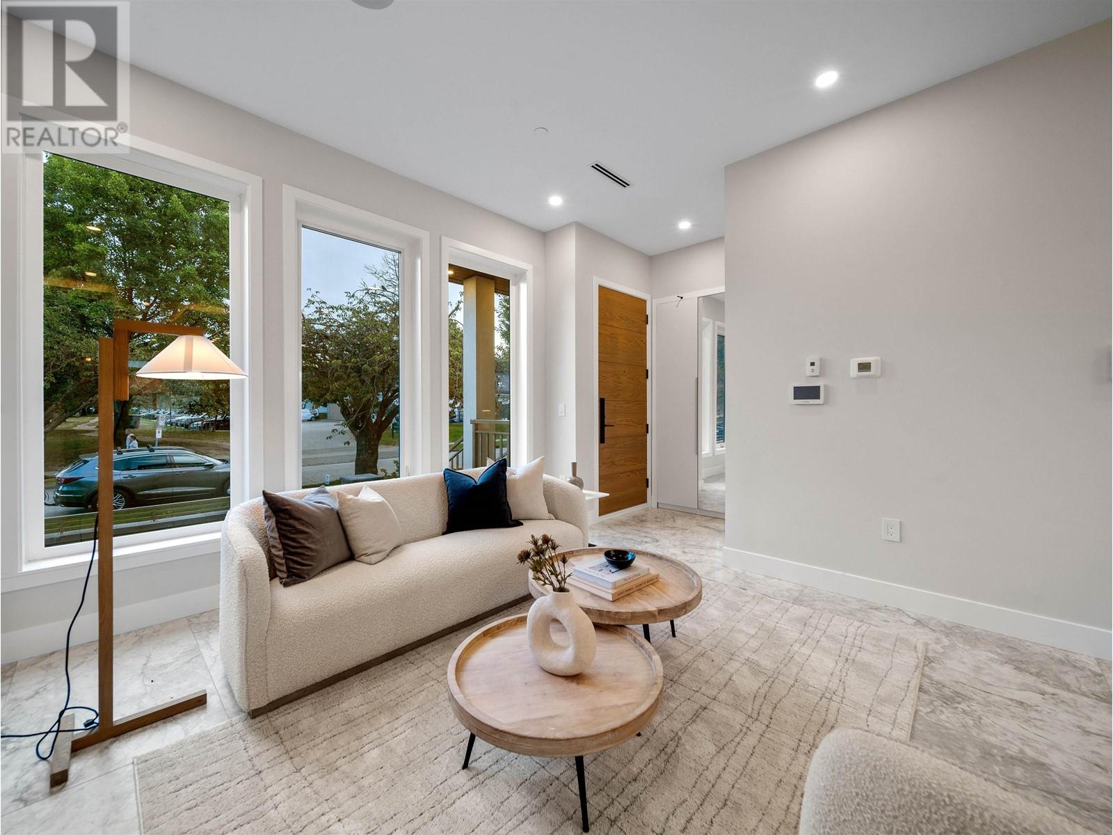 Listing Picture 4 of 40 : 2453 W 10TH AVENUE, Vancouver / 溫哥華 - 魯藝地產 Yvonne Lu Group - MLS Medallion Club Member