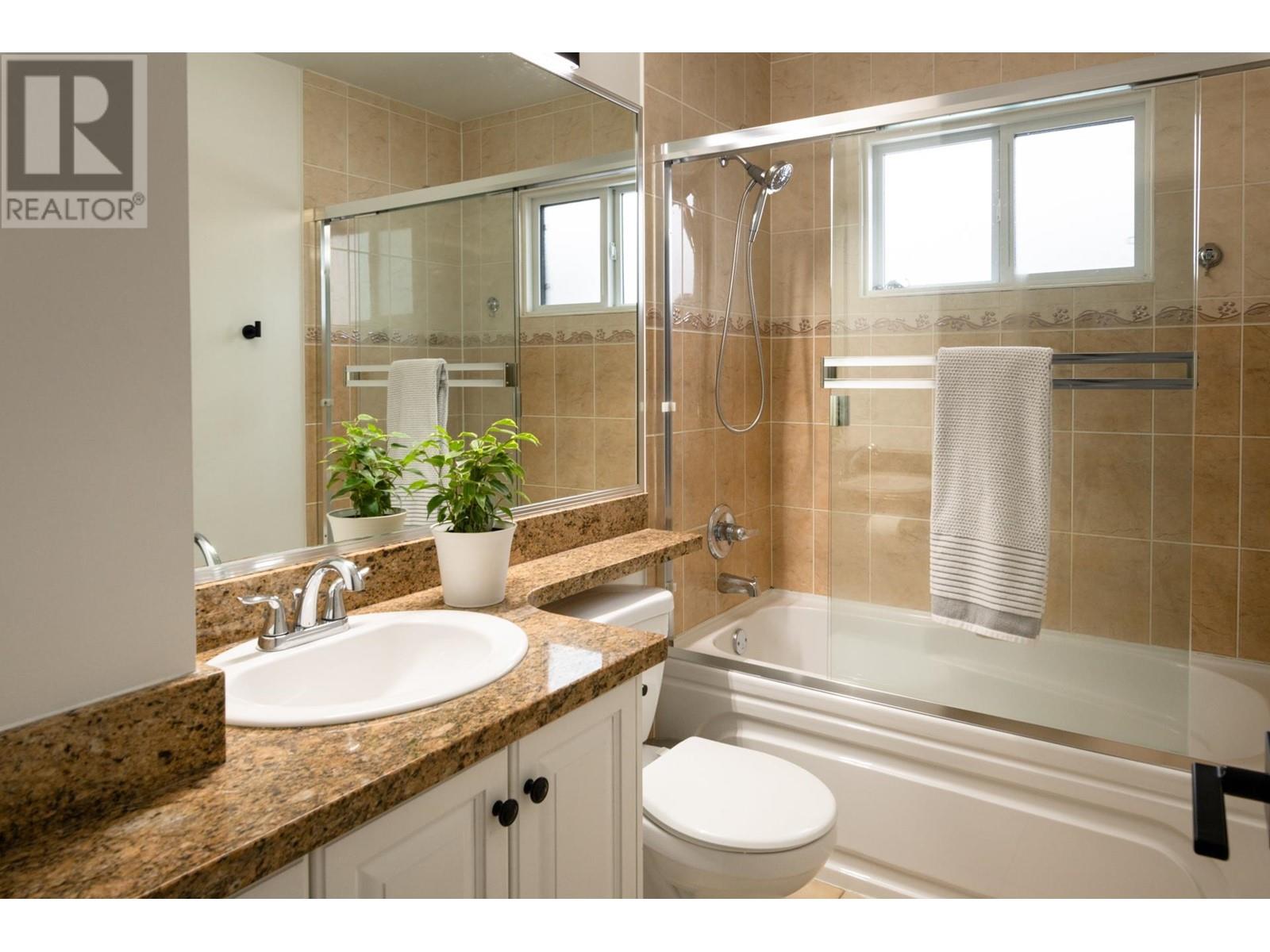 Listing Picture 21 of 30 : 8088 SHAUGHNESSY STREET, Vancouver / 溫哥華 - 魯藝地產 Yvonne Lu Group - MLS Medallion Club Member