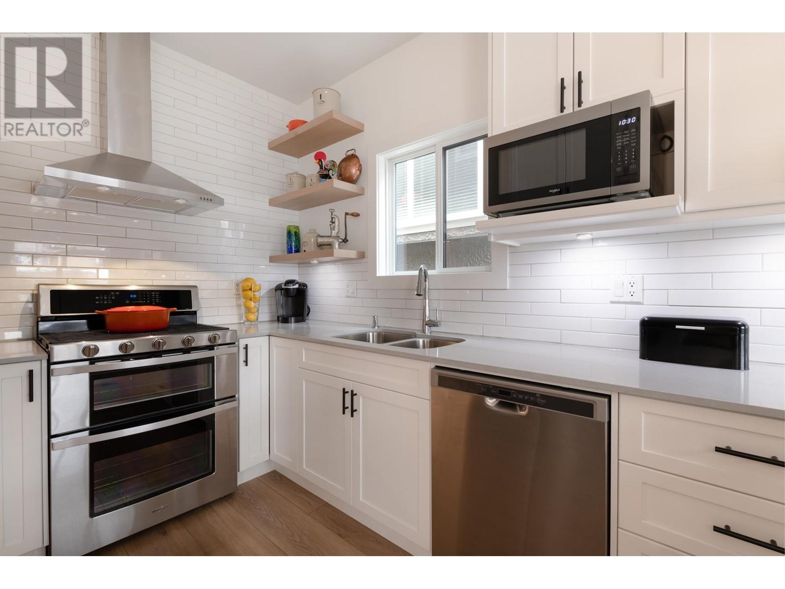 Listing Picture 6 of 30 : 8088 SHAUGHNESSY STREET, Vancouver / 溫哥華 - 魯藝地產 Yvonne Lu Group - MLS Medallion Club Member