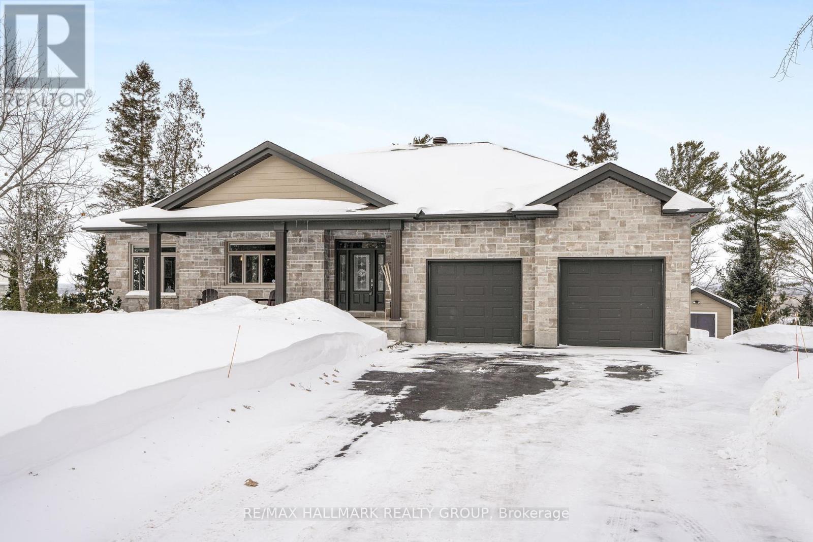 Property at 141 ADRIEN STREET N image 2