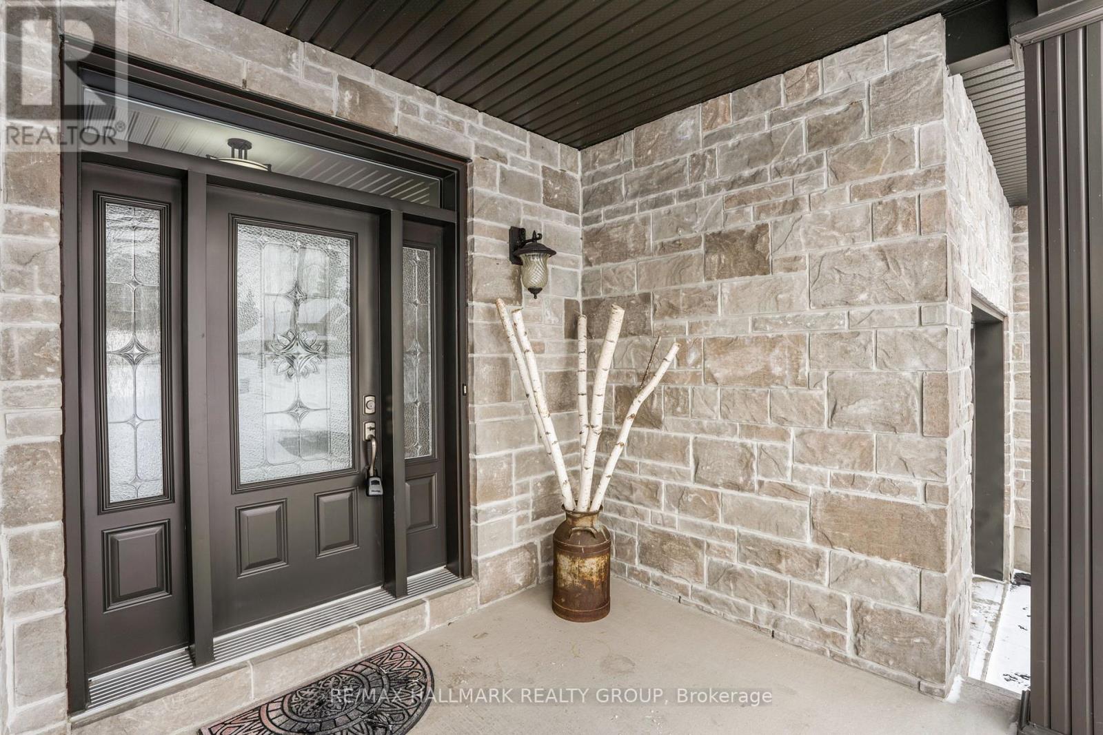 Property at 141 ADRIEN STREET N image 3