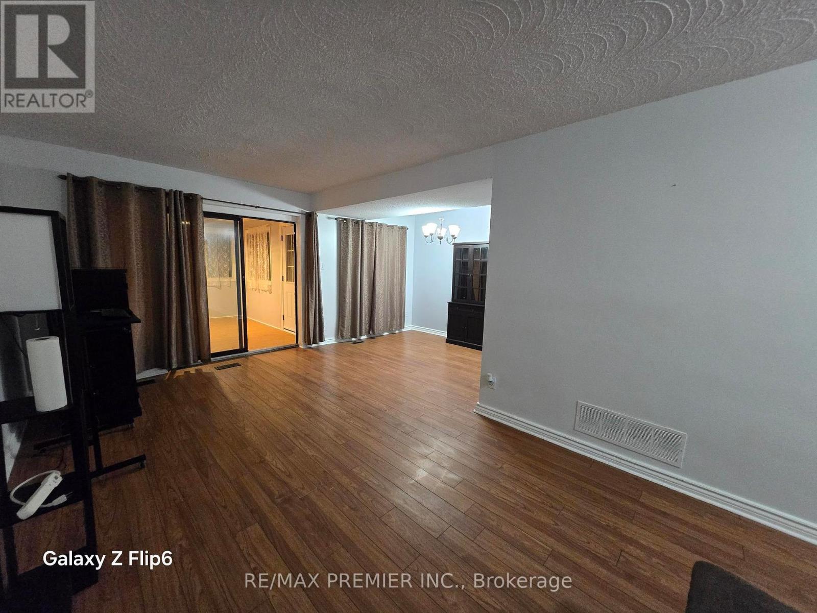 16 Tampa Terrace, Toronto, Ontario  M9M 1T9 - Photo 6 - W11979594