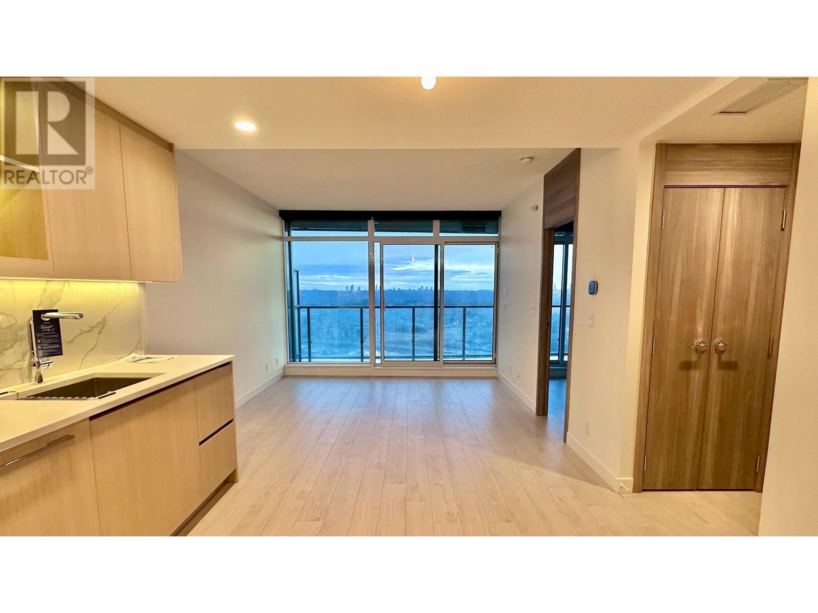Listing Picture 3 of 10 : 3808 4880 LOUGHEED HIGHWAY, Burnaby / 本拿比 - 魯藝地產 Yvonne Lu Group - MLS Medallion Club Member