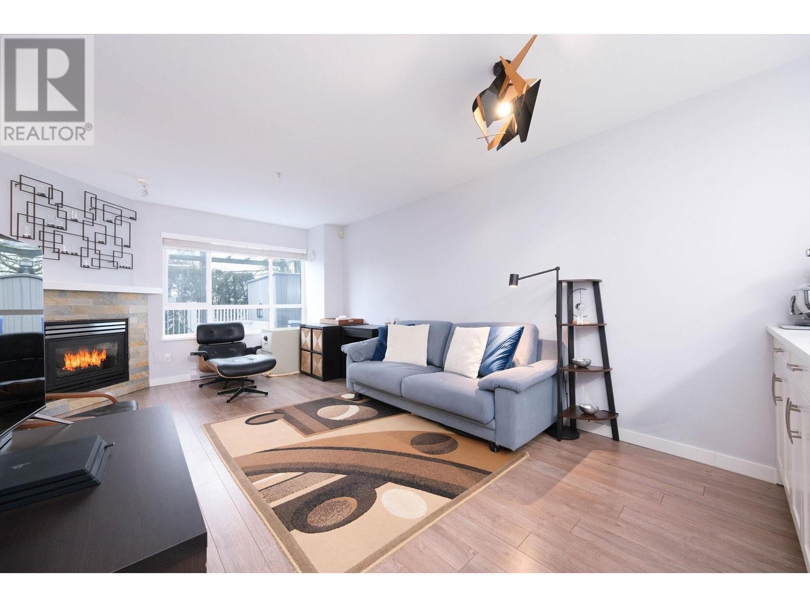 Listing Picture 3 of 29 : 135 6588 SOUTHOAKS CRESCENT, Burnaby / 本拿比 - 魯藝地產 Yvonne Lu Group - MLS Medallion Club Member